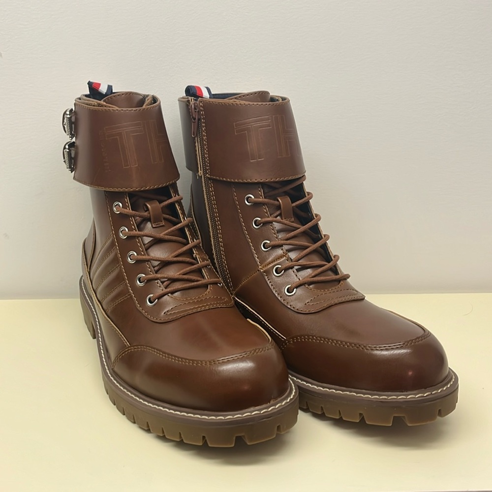 Tommy Hilfiger Sleek Brown Leather Boots Strapped Men’s Size 9 (NWOT)